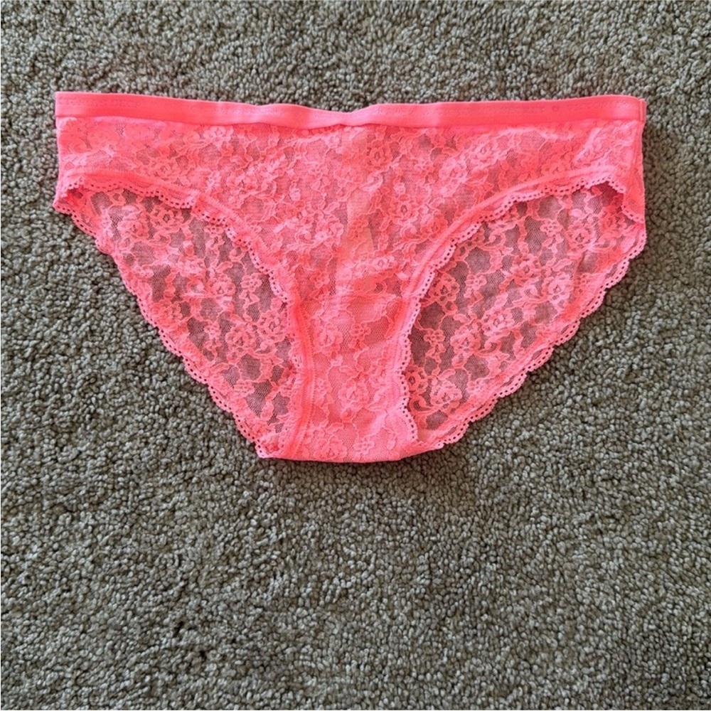 NWT 2015 Victoria’s Secret lace bikini panty